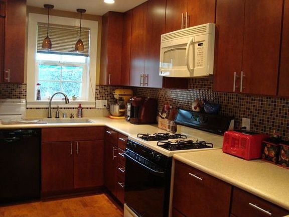 4th image of 625 Grove Ave