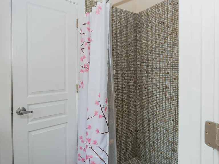 20 W Marshall St #2 — Photo 27