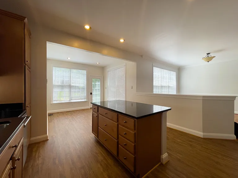 14741 Dogwood Park Ln — Photo 10