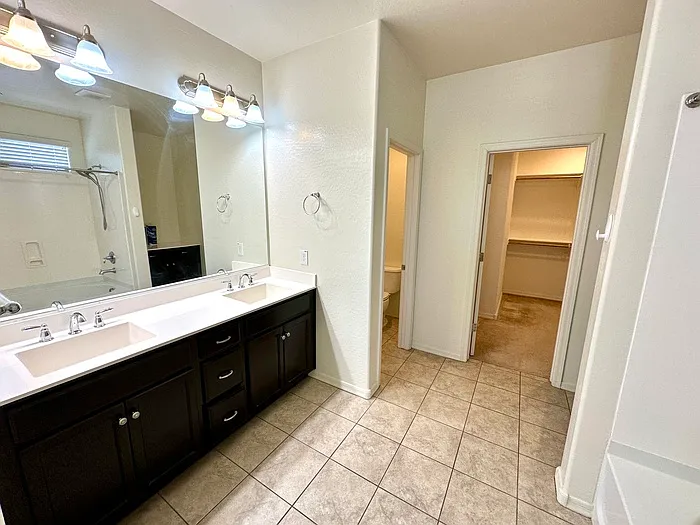 3833 E Robert St — Photo 19