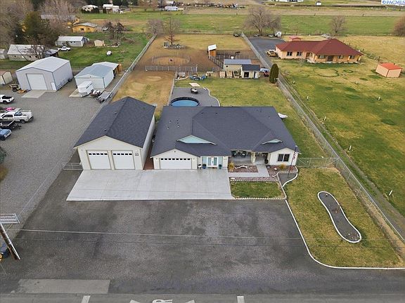 3rd image of 223108 E Perkins Rd