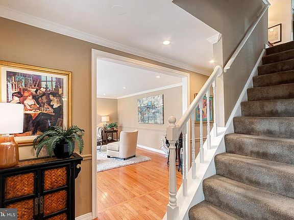 2nd image of 4005 Cherry Valley Dr
