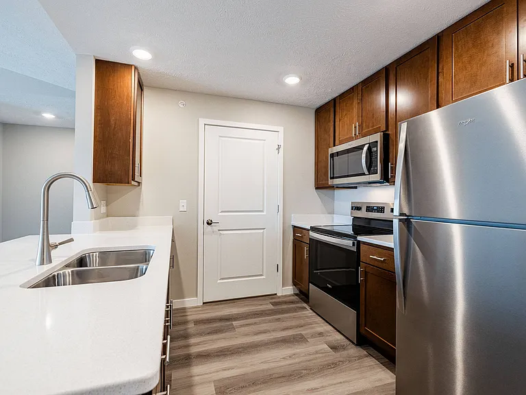 Kings Ridge Apartments — Photo 27