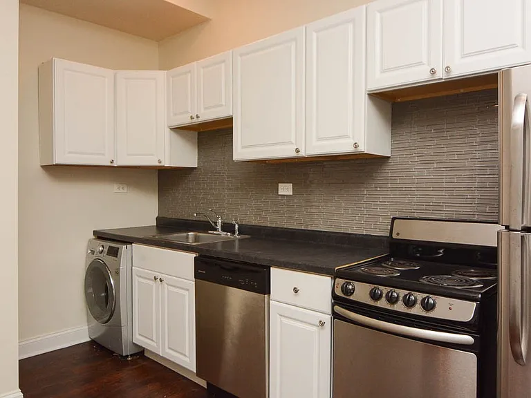 3345 N Marshfield Ave #501 — Photo 3