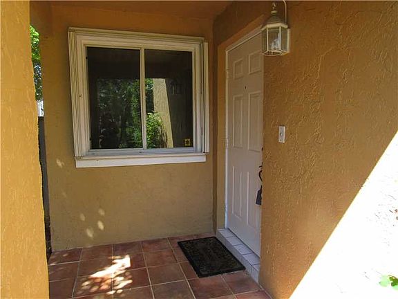 4th image of 225 NW 100th Ave
