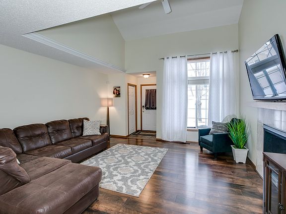 3rd image of 1819 Riverwood Dr