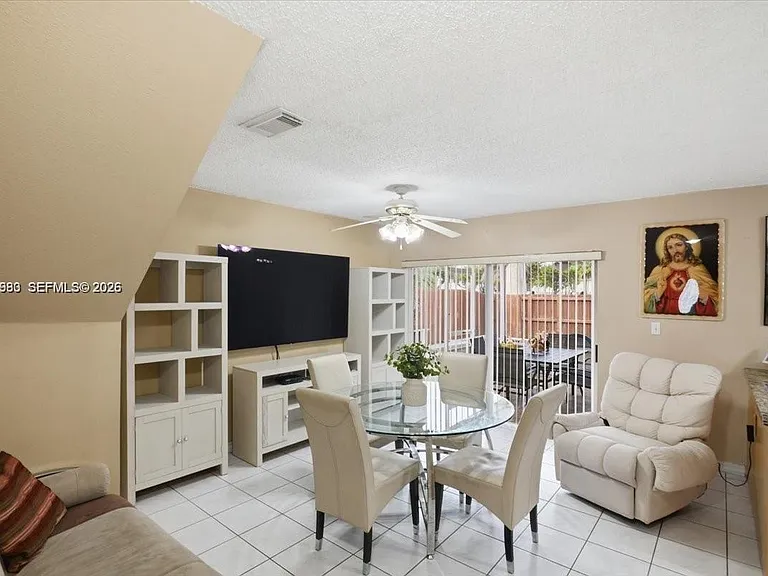 13741 SW 160th Ter — Photo 5