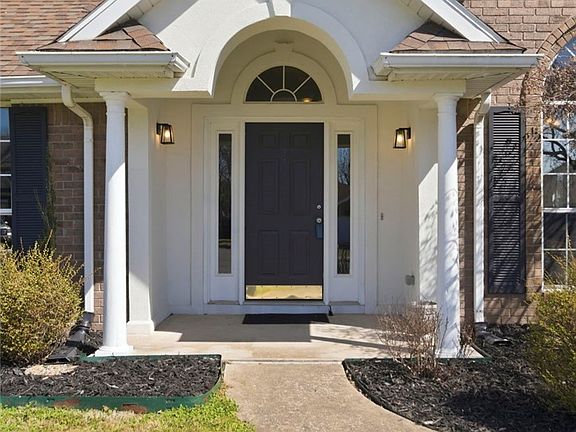 3rd image of 4465 Warwick Cv