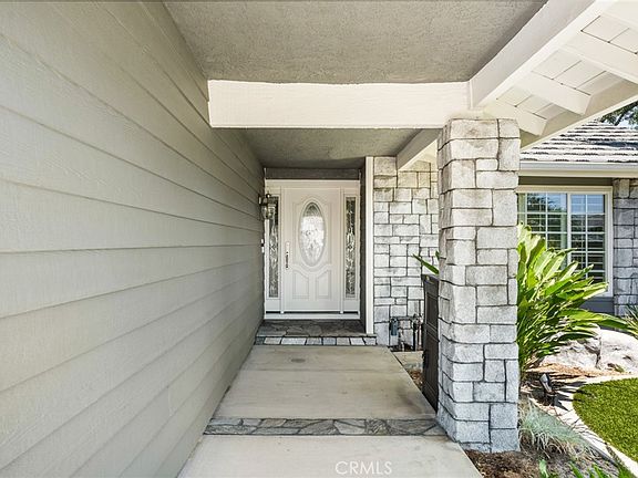 3rd image of 25805 Chapel Hill Dr