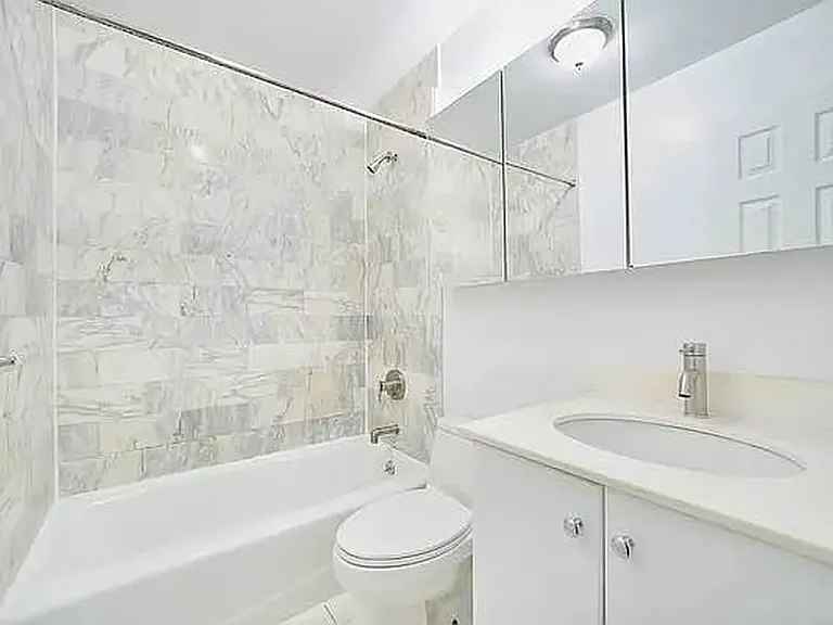 201 E 2nd St #2B — Photo 9