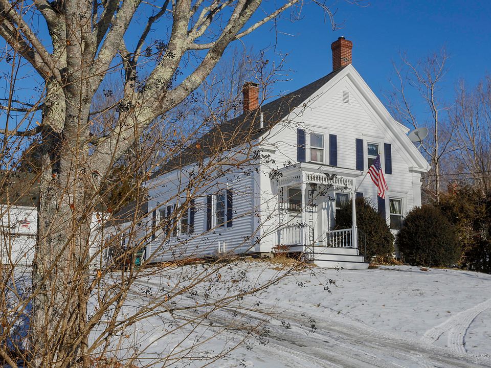 2nd image of 270 Main St