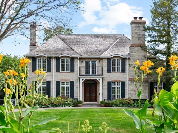 677 Greenleaf Ave, Glencoe, IL 60022