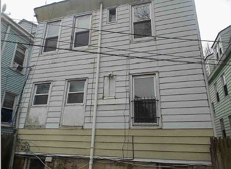 2nd image of 34 Rhode Island Ave