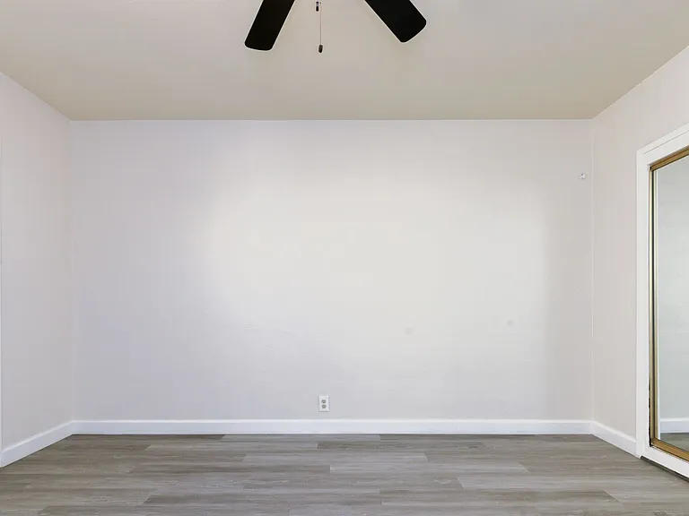 Berendo Street Apartments — Photo 5