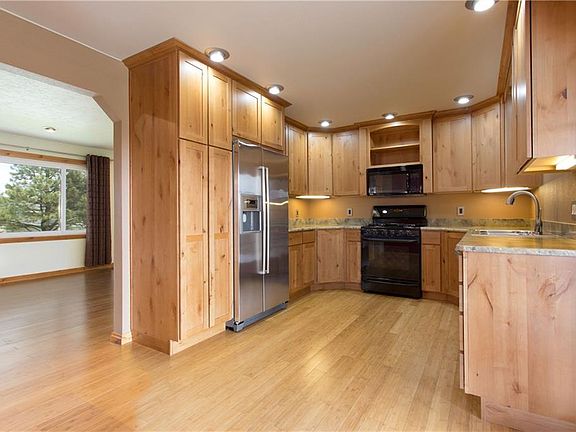 3rd image of 3660 Rosebud Dr
