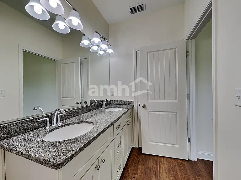 3135 Creek Village Ln — Photo 11