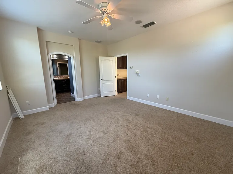 3360 Chartwell St — Photo 14
