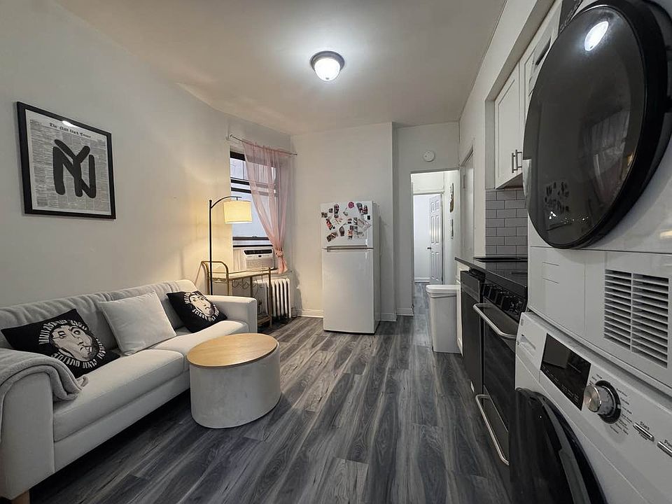 1st image of 17 Saint Marks Pl APT 10