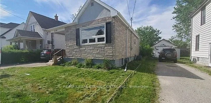 3 bed, $2,000 — Photo 2