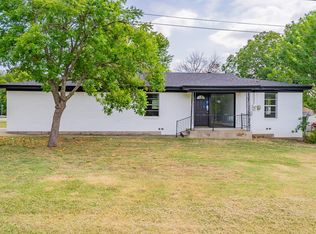 501 W McCart St, Krum, TX 76249