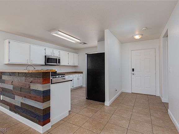 5th image of 648 Carlos Julio Ave