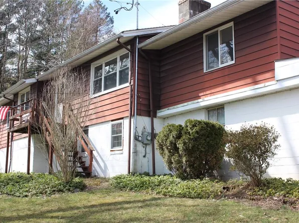 35 Dupay Road, Pleasant Valley, NY 12569