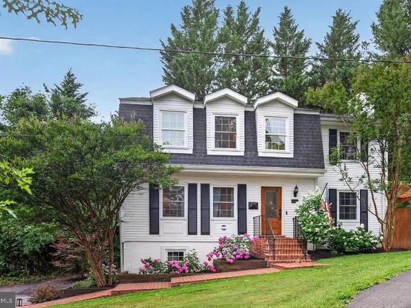 4020 Roberts Rd, Fairfax, VA 22032