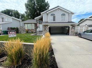 5564 S Walden Glen Dr, Murray, UT 84123