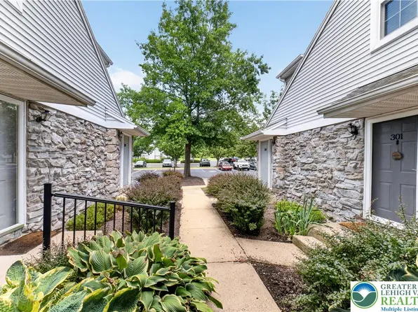306 Mews Dr, Sellersville, PA 18960
