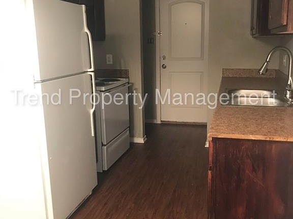 2nd image of 3008 Prairie Ave