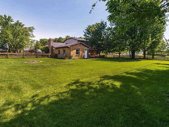 3rd image of 8033 Marywood Dr