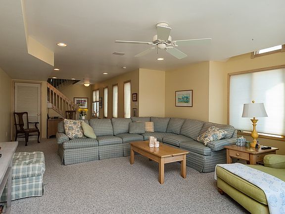 2nd image of 3616 Sounds Ave #South