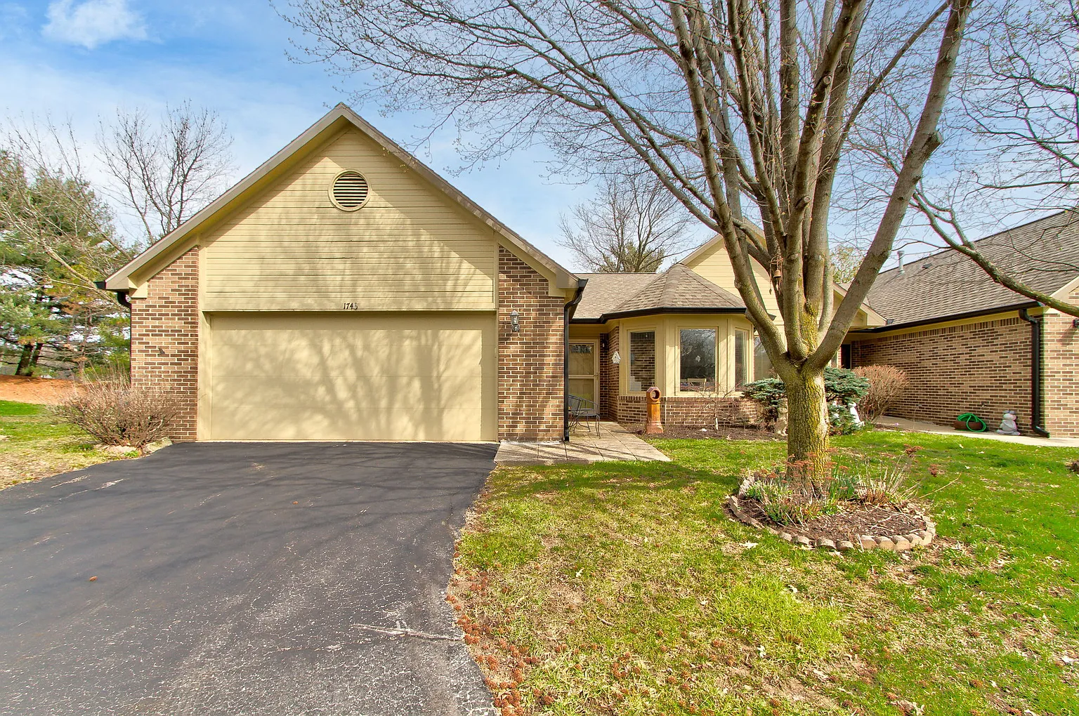 1746 Cloister Dr photo 1
