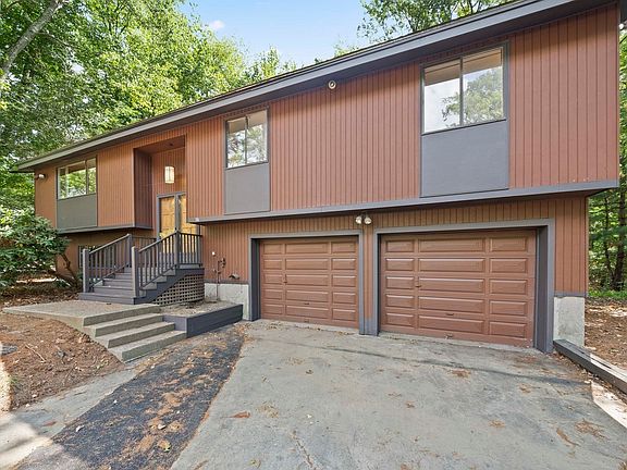 2nd image of 26 Cedarcrest Rd