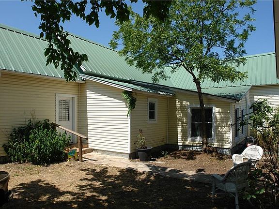 5th image of 1403 Parker St