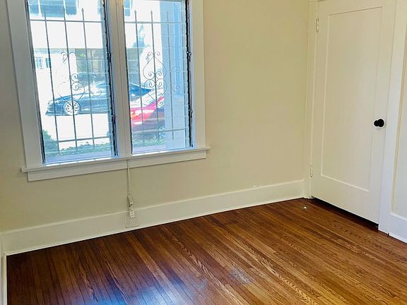5th image of 2202-2230 E Lowena Dr #2202