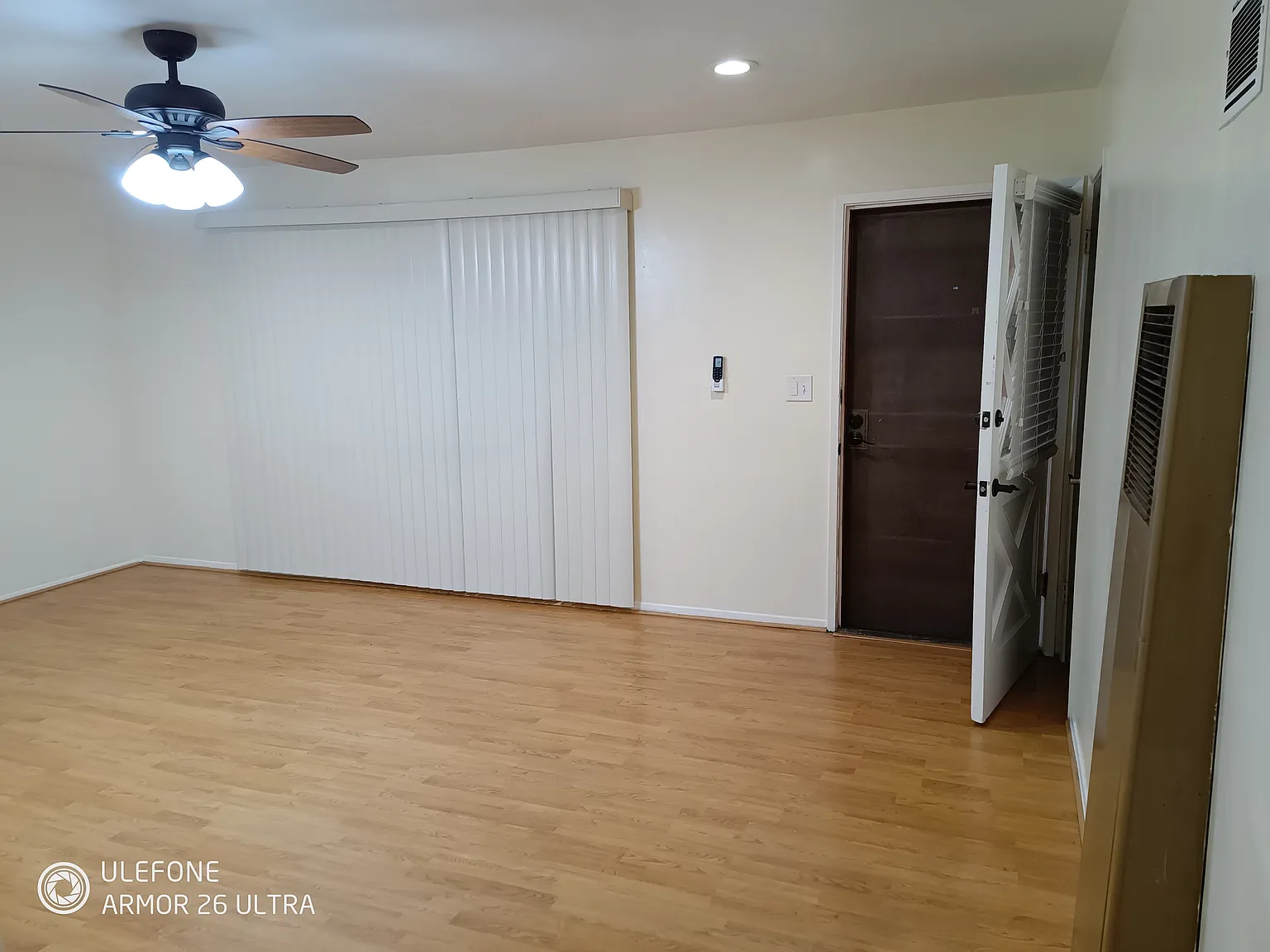 4256 Walnut St - F — Photo 1