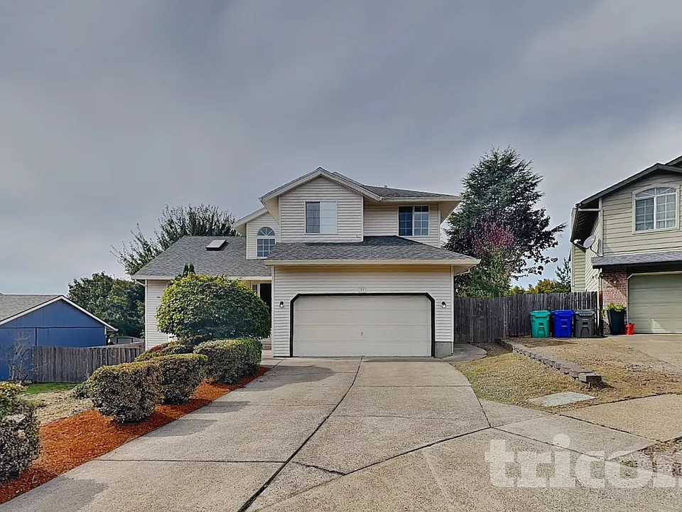 77 SW Riverview Pl