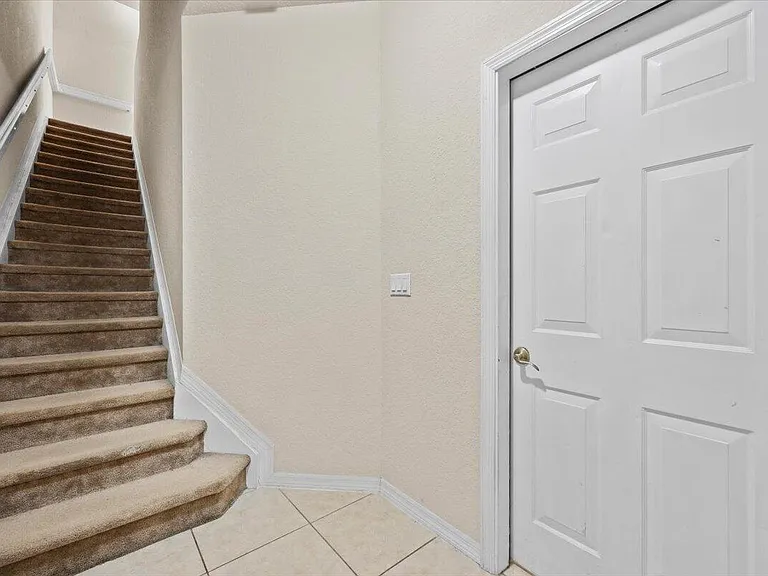 335 E Thatch Palm Cir #104 — Photo 4