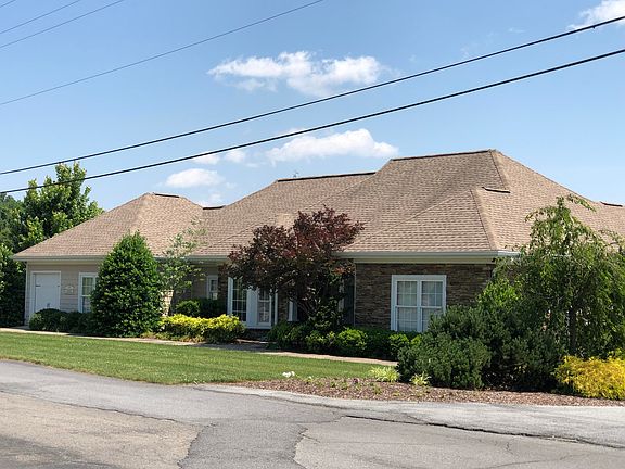 5th image of 211 University Pkwy