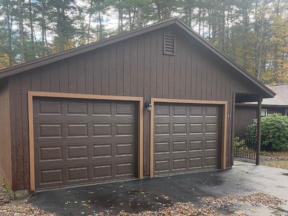 3rd image of 60 Snowberry Road