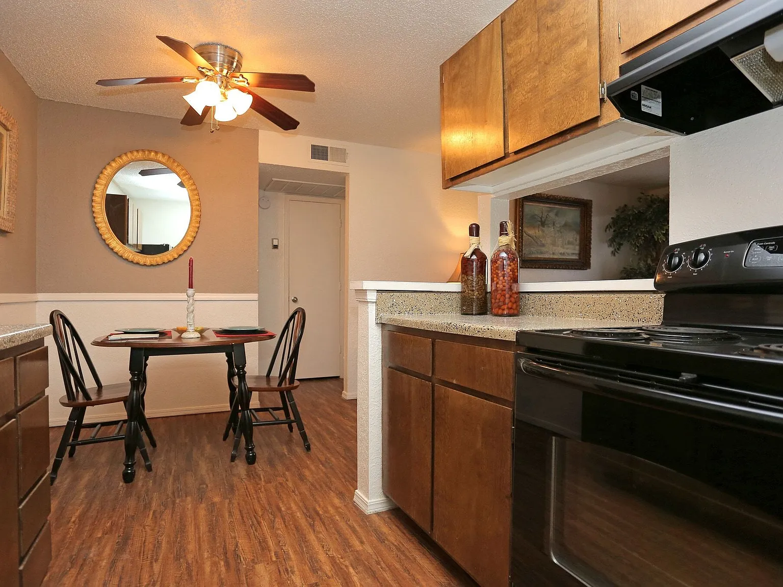 Urban Oaks @ 51st Apartments — Photo 2
