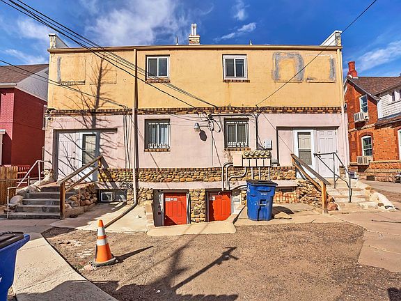 2nd image of 1110-1112 E 6th St #1110A