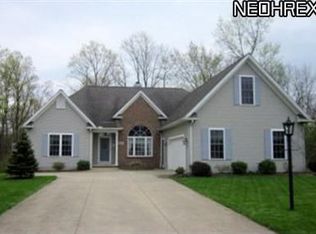 24061 Briarpatch Dr, Olmsted Falls, OH 44138