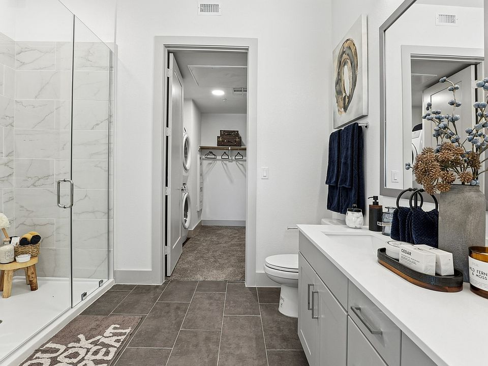The Elmwood Bathroom