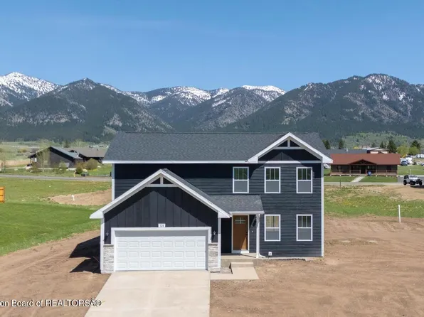 324 Little Greys Loop, Etna, WY 83118
