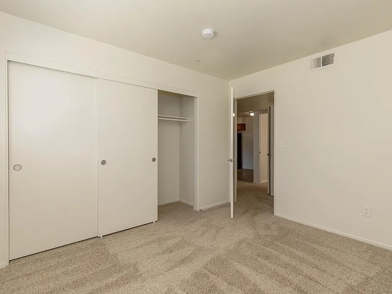 Cambridge Village Apartments — Photo 42