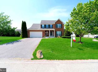19321 Paradise Manor Dr, Hagerstown, MD 21742