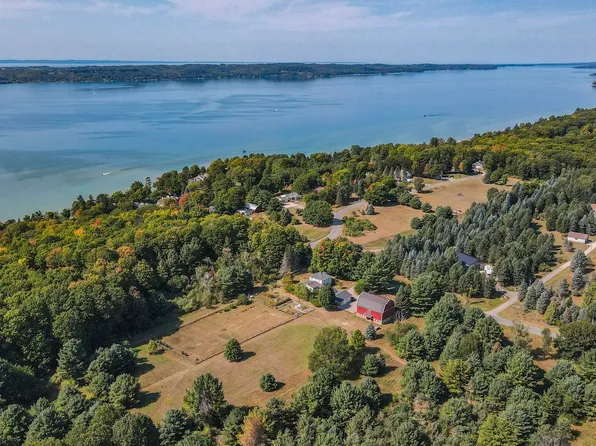 9115 Steiner Rd, Bellaire, MI 49615