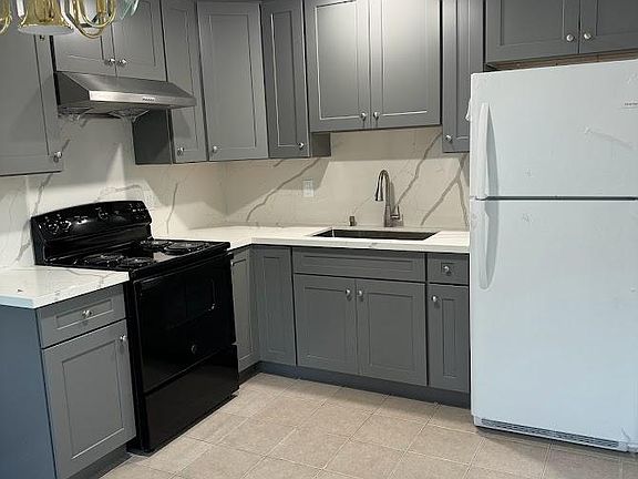 3rd image of 1119 Shirley Dr #3